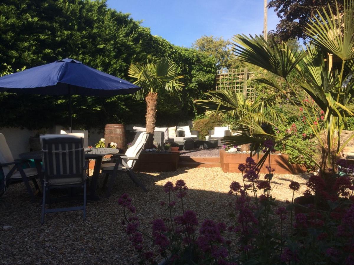 Guest Suite At 31 Little England Milborne Saint Andrew Exterior photo