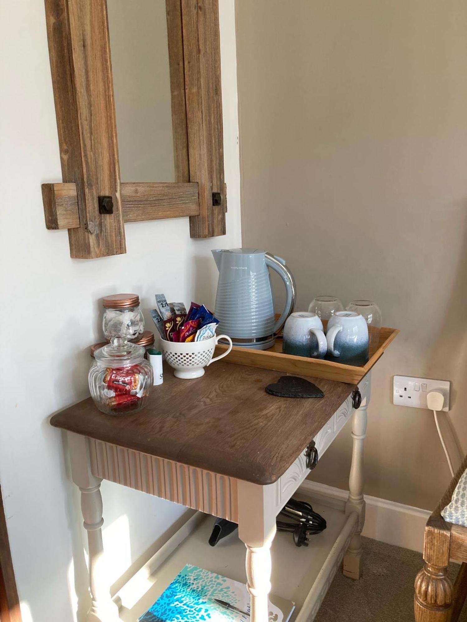 Guest Suite At 31 Little England Milborne Saint Andrew Exterior photo